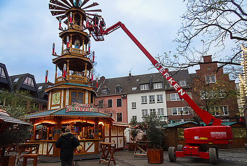 GT_157-25_WAkPRG_im_Einsatz_an_der_Weihnachtspyramide
